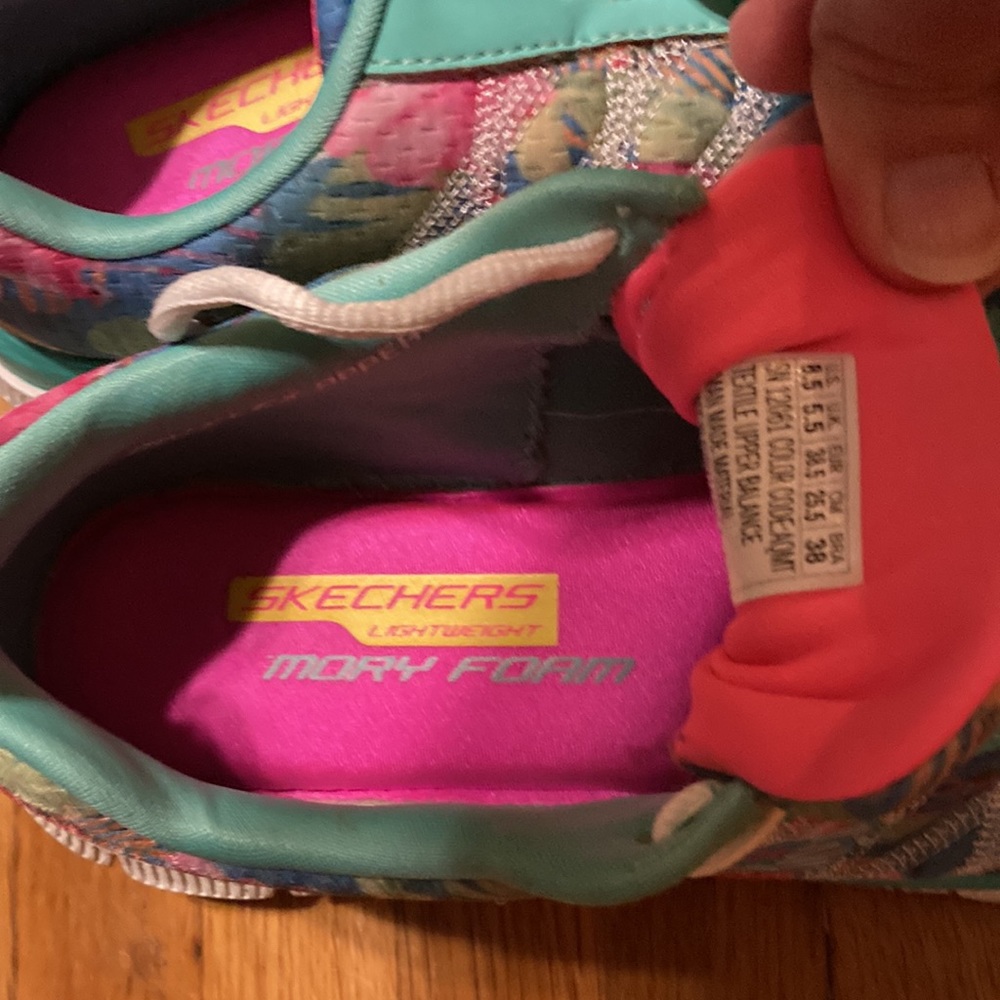 Flex sole sketchers 8.5 brightly colored floral print.